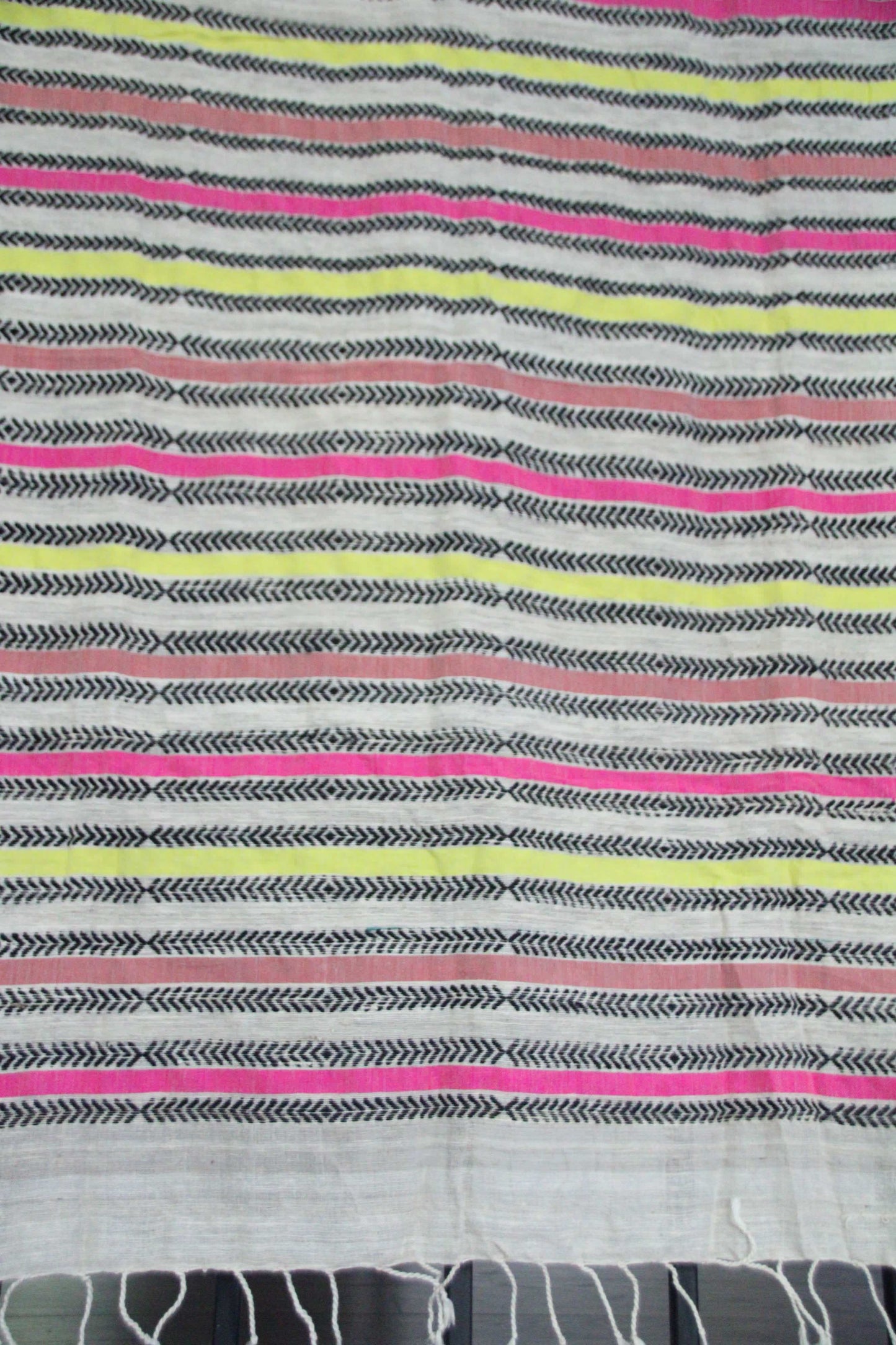 Eri Scarf with a contemporary pattern